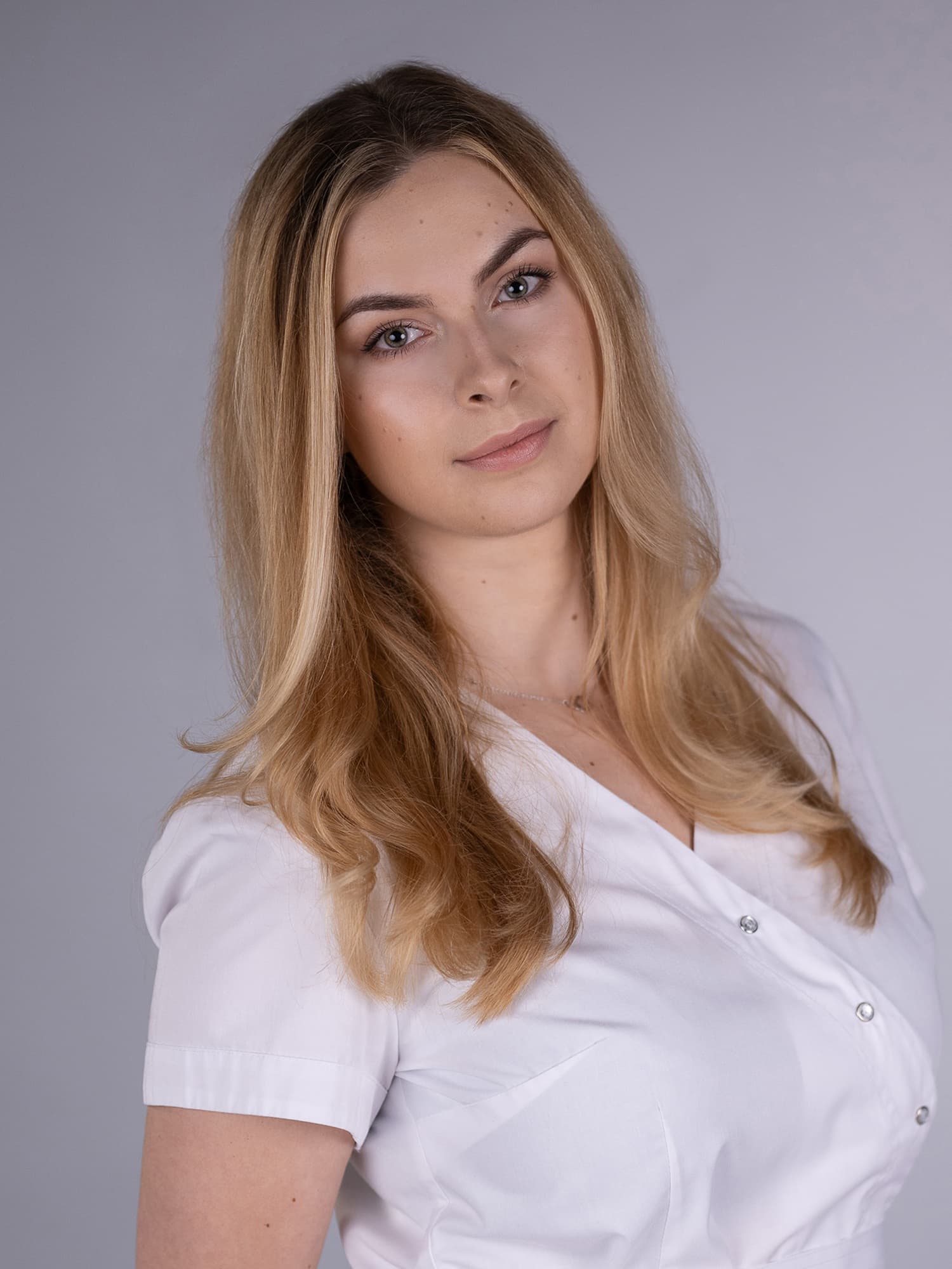 lic. kosm. Monika Bujak (Mróz)