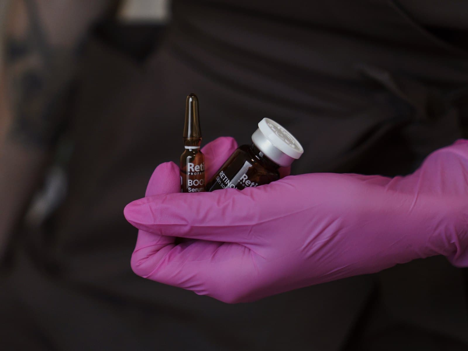 Zabieg z retinolem — Kliniki Dr Kuschill MEDESTETIS